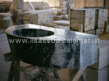 Lavabi e lavelli in marmo su misura. vendita on line il sasso di ... Piatto doccia nero marquina