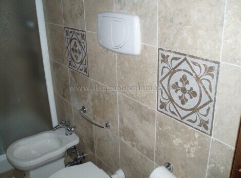 rivestimento bagno in travertino