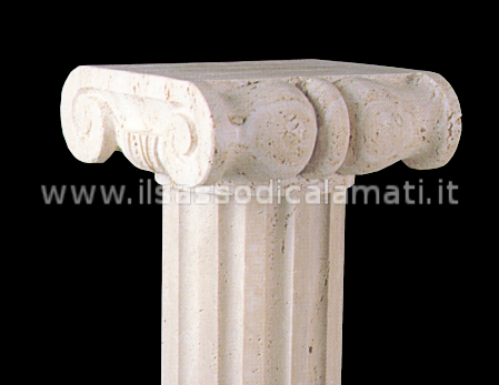 capitello e colonna stile ionico