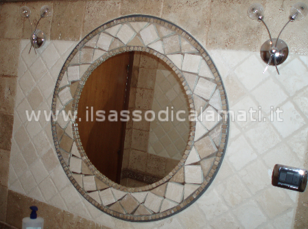 specchiera a mosaico rotonda
