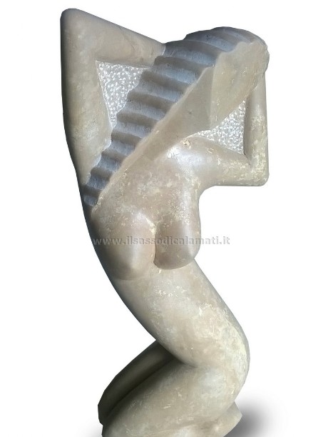 scultura pietra donna